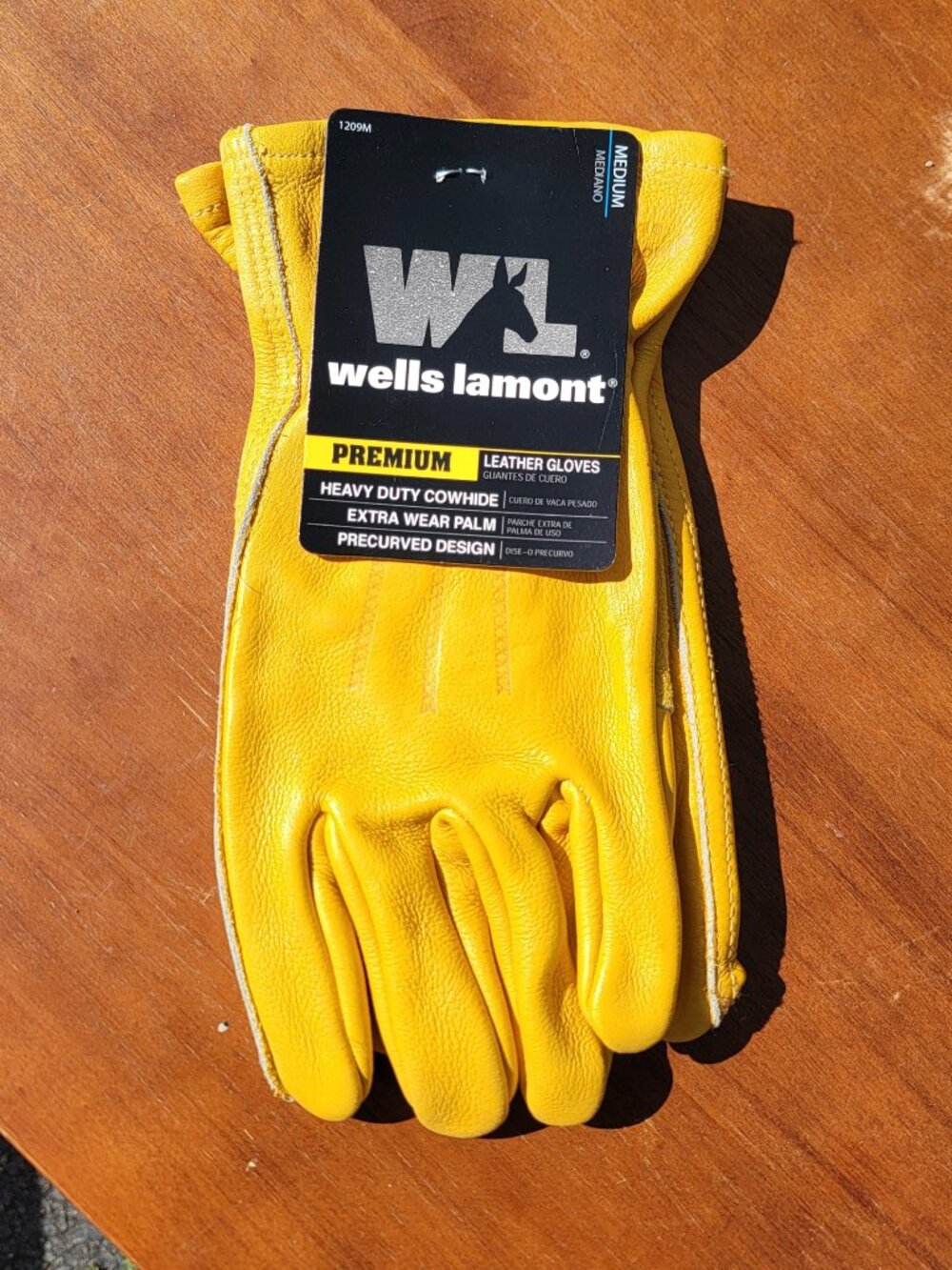 Wells Lamont heavy duty cowhide leather gloves size medium for yard work